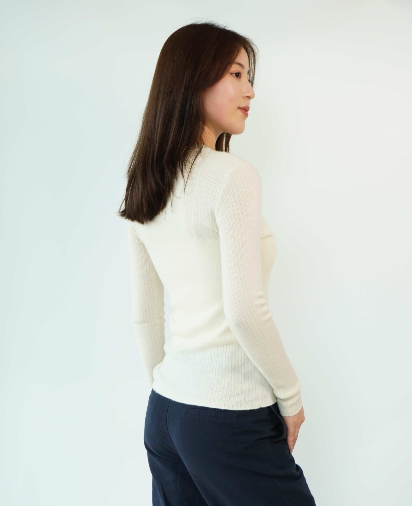 100% Cashmere Soft, cozy, breathable and elegant ladies worsted cashmere sweater